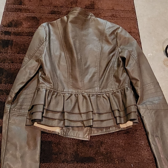 Gray Ruffled Bottom Jacket - Picture 2 of 16